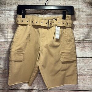 🆕 Urban Heritage Tan Shorts Size Small B-05